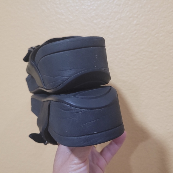 Vionic sandals - Picture 3 of 10